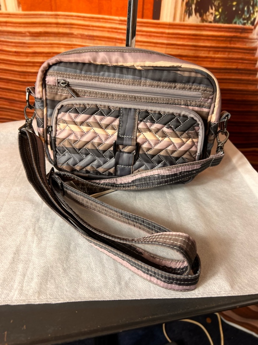 lug Quilted Crossbody Bag in Pink and Gray, excellent condition - Picture 12 of 17